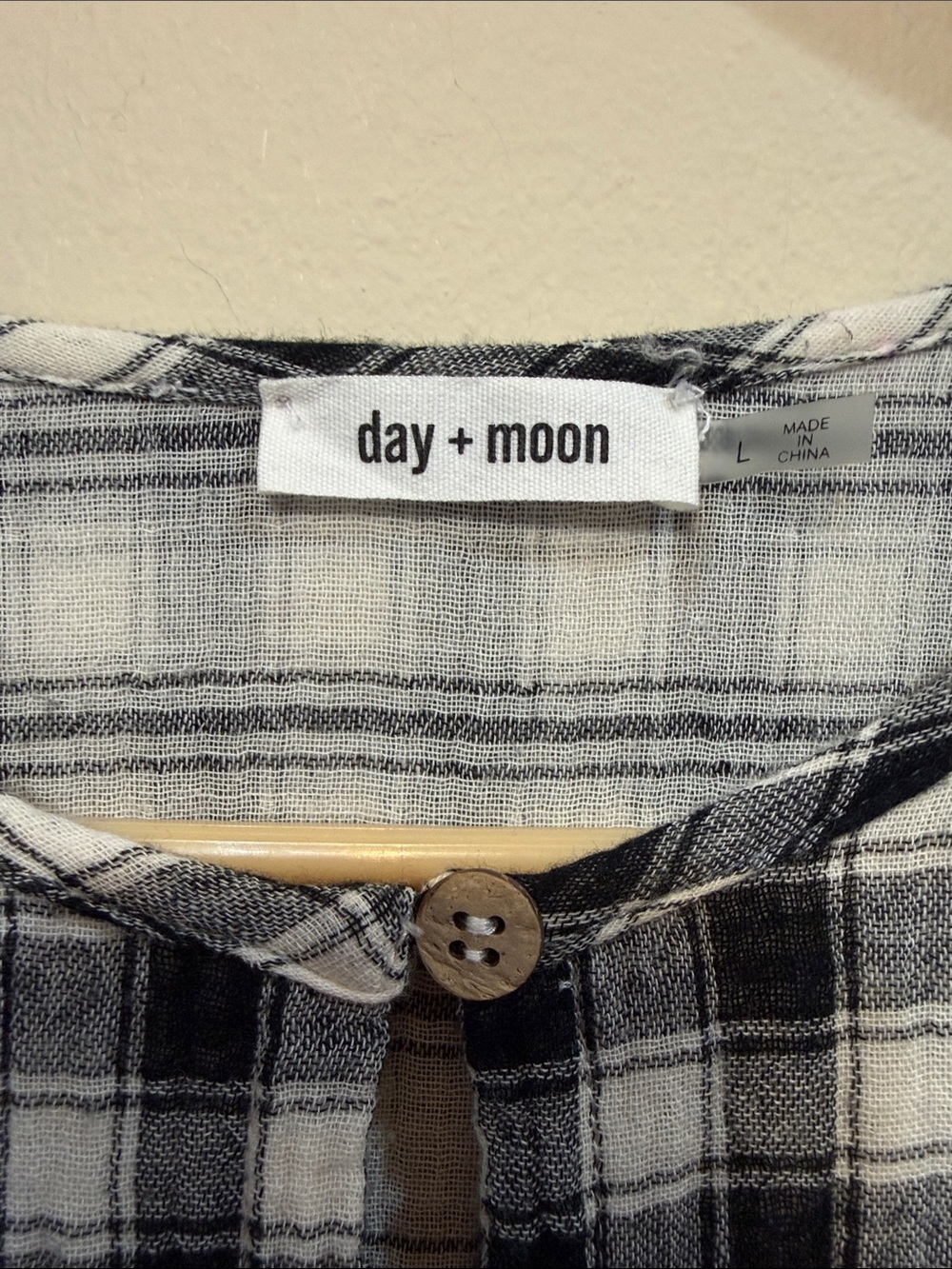 Black & White Plaid Tunic Top2680 - Picture 2 of 5